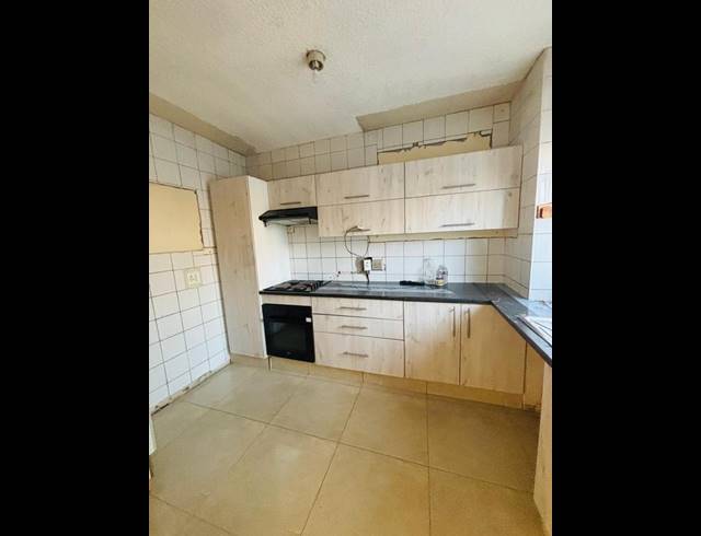 2 BEDROOM HOUSE FOR SALE IN CROYDON